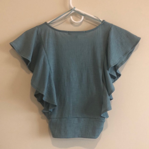 💥 Low V Neck Crop Top 💥 - Picture 5 of 6